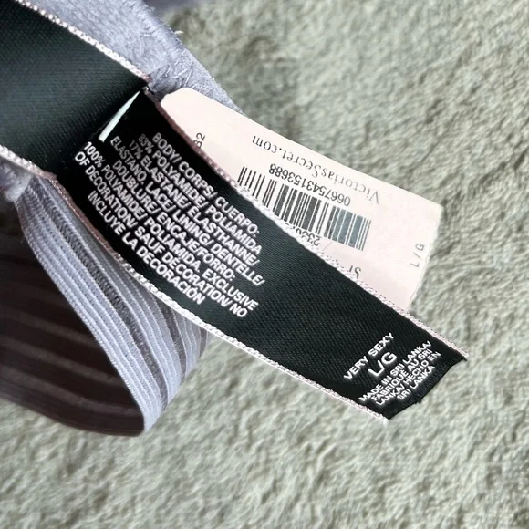 Victoria’s Secret Very Sexy Lace Halter Bralette - Picture 7 of 9